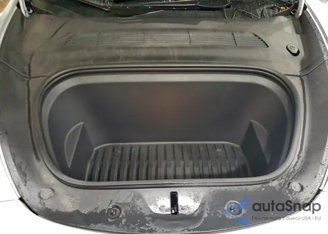 2022 Tesla Model Y z USA, uszkodzony, nr VIN 7SAYGDEE4NF330360